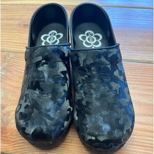 Sanita clogs size 39